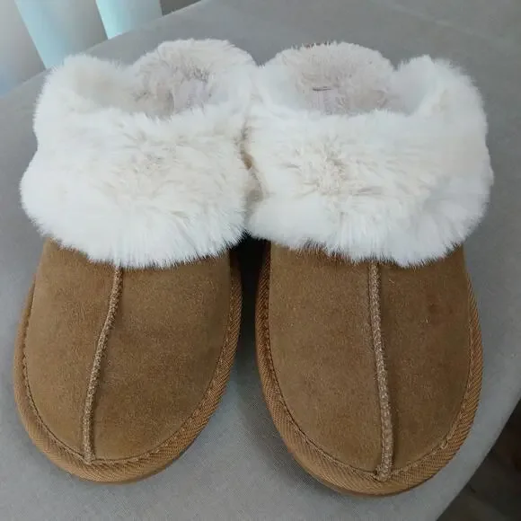 Auden Tan Suede Slip-ons Ladies size 7 faux fur warm soft comfy outdoor slippers - Picture 1 of 10